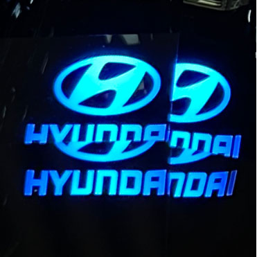 Купить Ручка КПП 2 дизайн HYUNDAI хрусталь универсальная пластик с подсветкой (7 цветов) на аккумуляторе+провод  17328 в интернет-магазине